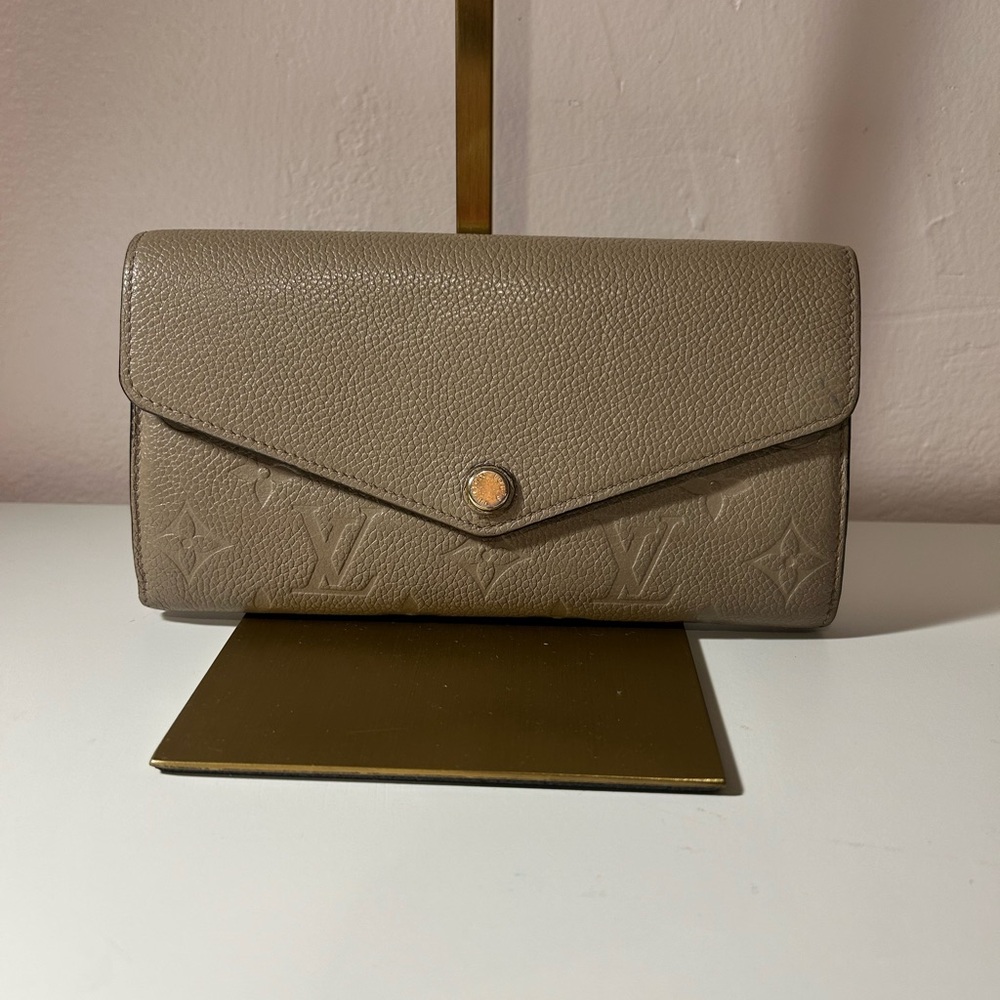 Louis Vuitton Beige Monogram Sarah Wallet